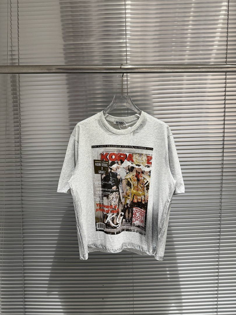 Mens Fashion Magazines - تي شيرت صيفي 2026 بتصميم ملصق