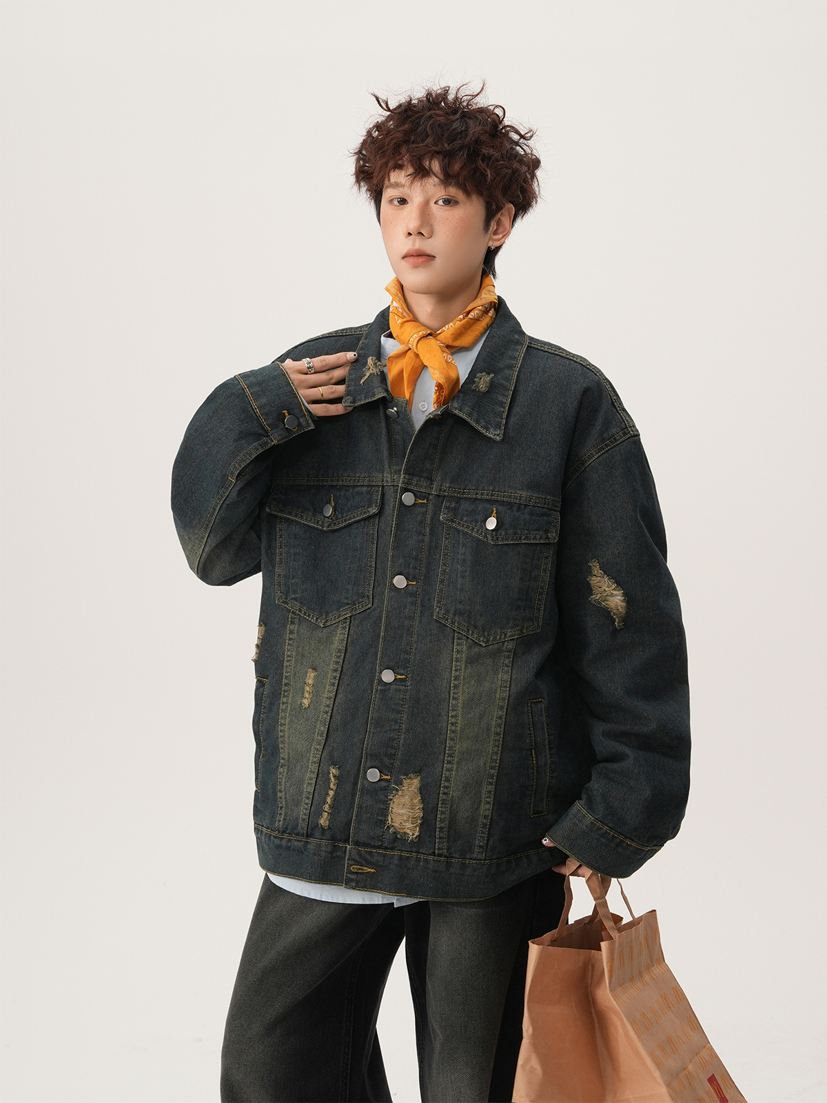 جاكيت دنيم ممزق على الطراز الأ - مراجعة Mens Fashion Denim Jacket وسعره